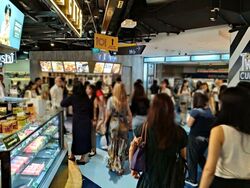 One Raffles Place (D1), Retail #559562601